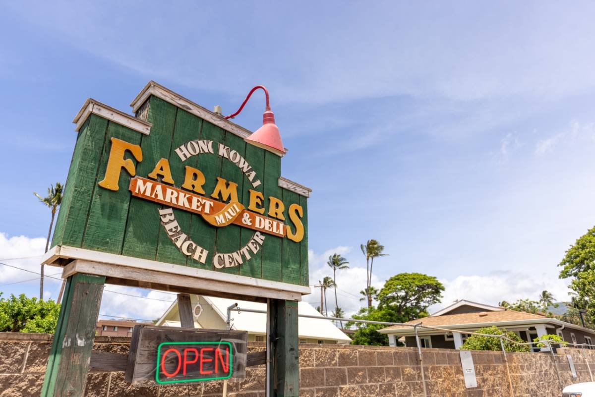 farmers market maui        
        <figure class=